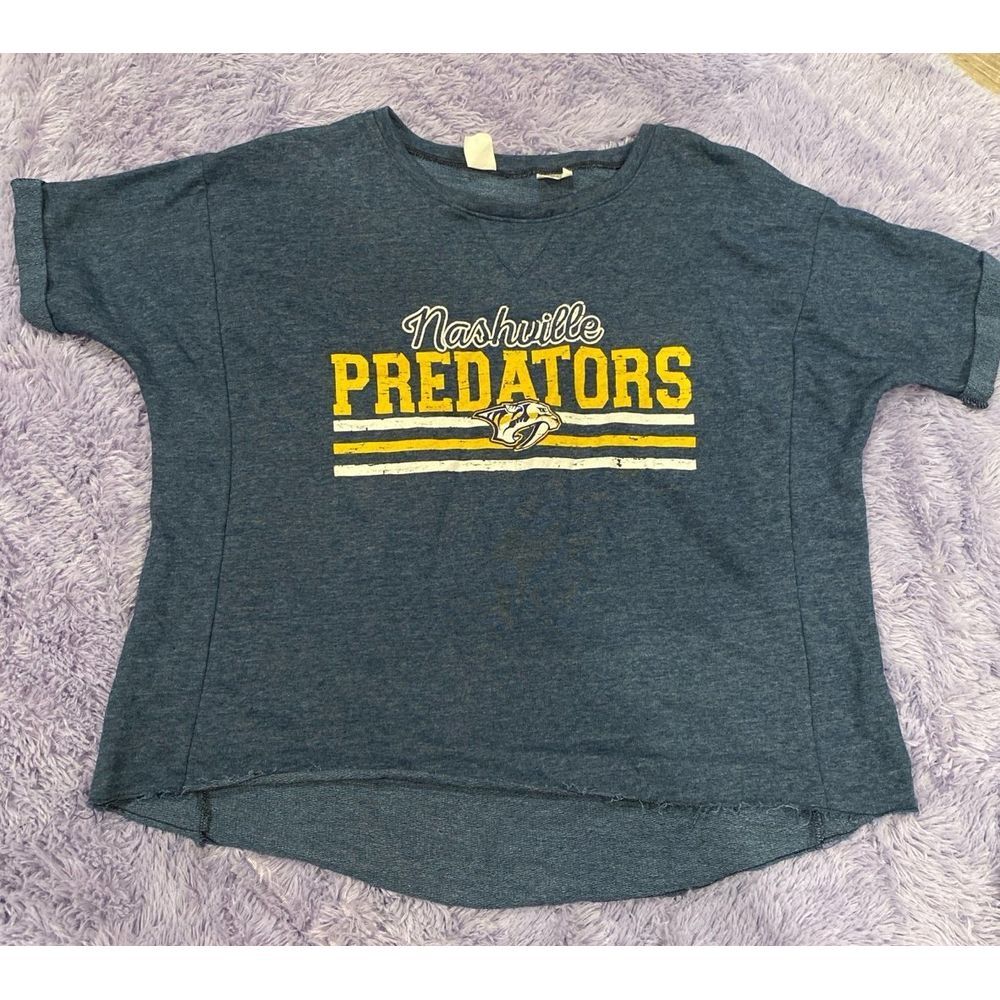 Women's Oversized Nashville Predators Shirt‎ size medium